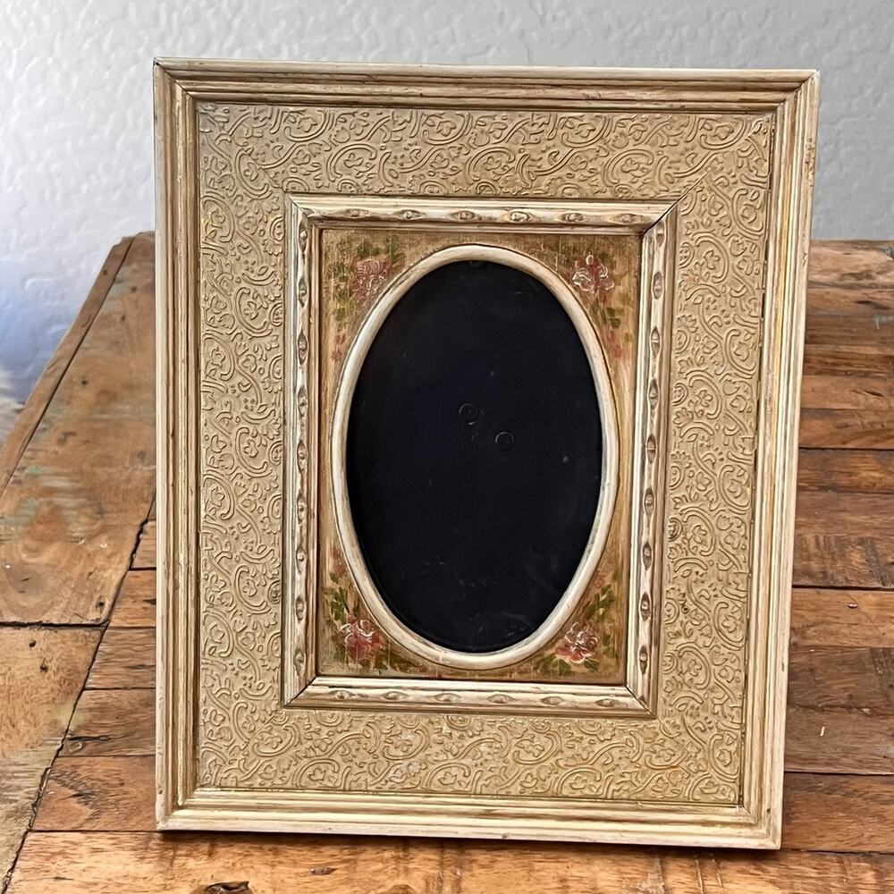 Vintage Hallmark Picture Frame Gilded Wood Construction Decorative Oval Embossed
